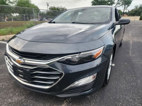 Used 2020 Chevrolet Malibu LS image 3