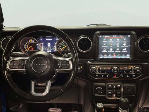 Used 2022 Jeep Wrangler Unlimited Sahara AWD/4WD image 24