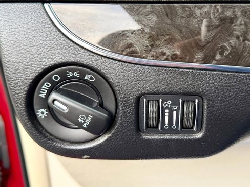 Used 2014 Chrysler Town & Country Touring w/ Trailer Tow Group image 19