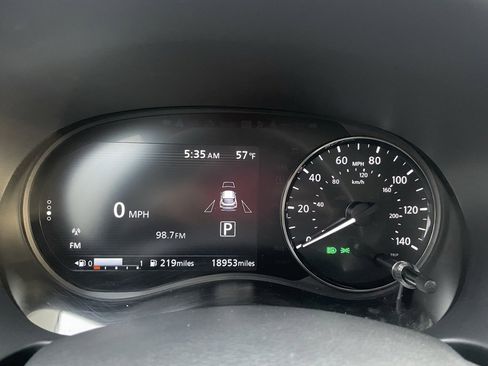 Certified 2023 Nissan Kicks SV image 7