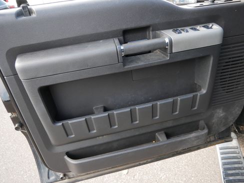 Used 2016 Ford F350 Lariat image 19