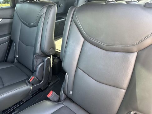 Certified 2025 Cadillac XT6 Premium Luxury image 16