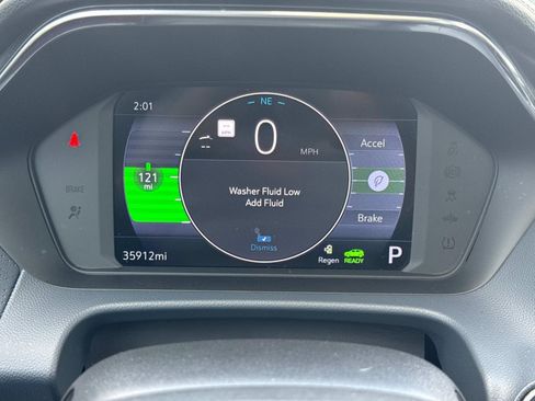 Used 2022 Chevrolet Bolt EUV Premier w/ Sun & Sound Package image 38