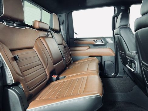 Used 2024 GMC Sierra 3500 Denali Ultimate image 14