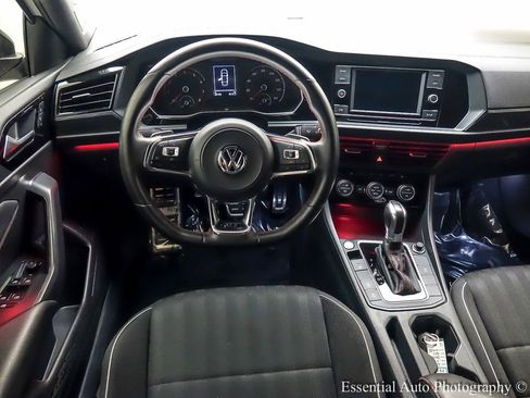 Used 2019 Volkswagen Jetta GLI image 13