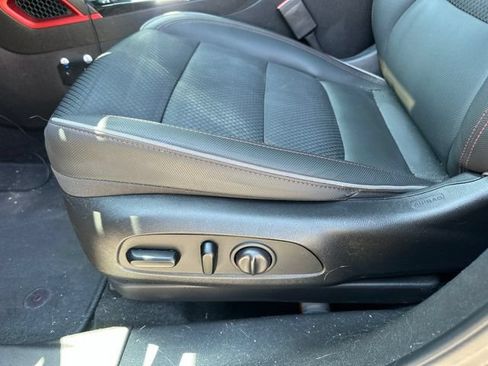 Used 2021 Chevrolet TrailBlazer RS w/ Sun and Liftgate Package FWD image 11