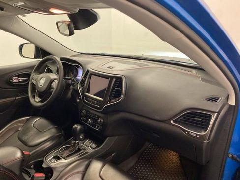 Used 2022 Jeep Cherokee Trailhawk image 23