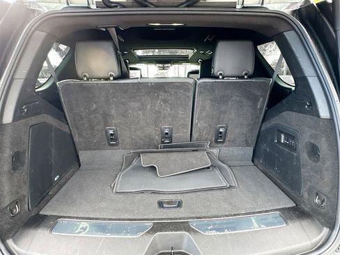 Used 2024 Cadillac Escalade Premium Luxury image 30