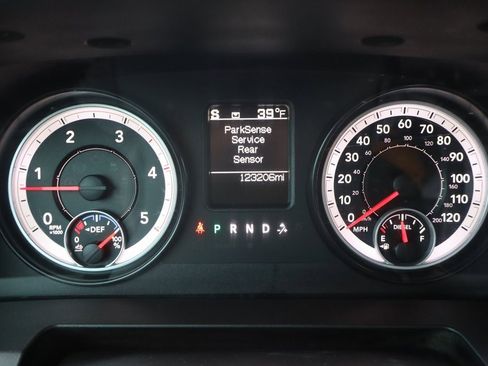 Used 2015 RAM 2500 SLT image 38