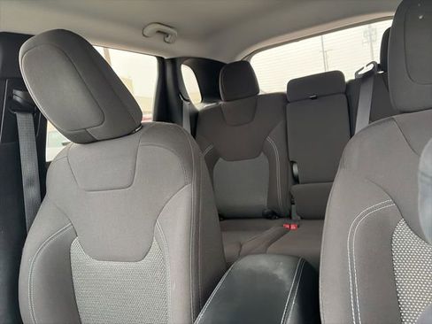 Used 2021 Jeep Cherokee Latitude image 23