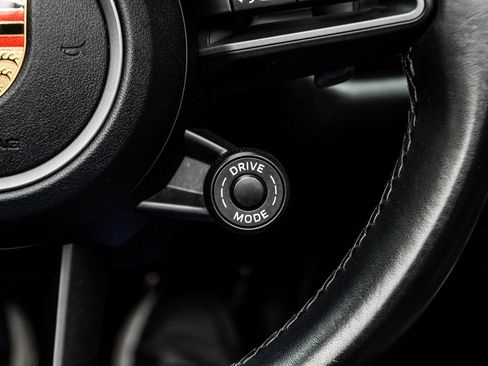 Used 2022 Porsche 911 Carrera w/ Premium Package image 41