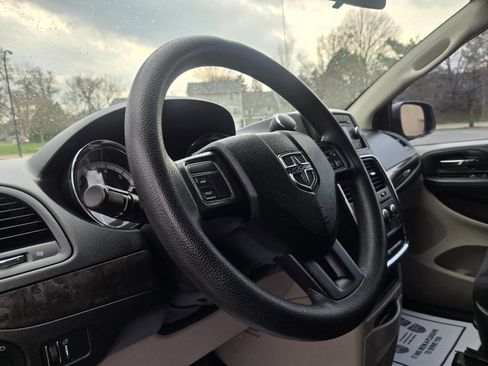 Used 2014 Dodge Grand Caravan American Value Package image 20