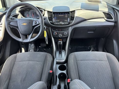 Used 2020 Chevrolet Trax LS FWD image 13