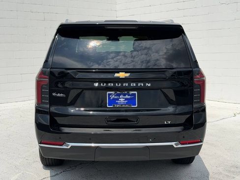 Used 2025 Chevrolet Suburban LT AWD/4WD image 11