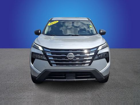 Used 2024 Nissan Rogue S AWD/4WD image 2