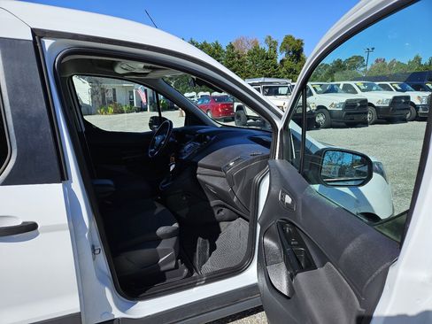 Used 2018 Ford Transit Connect XL image 34