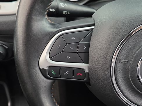 Used 2019 Jeep Compass Latitude w/ Popular Equipment Group FWD image 14