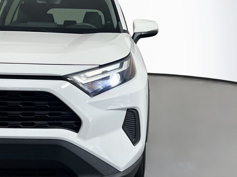 Used 2022 Toyota RAV4 XLE FWD image 12