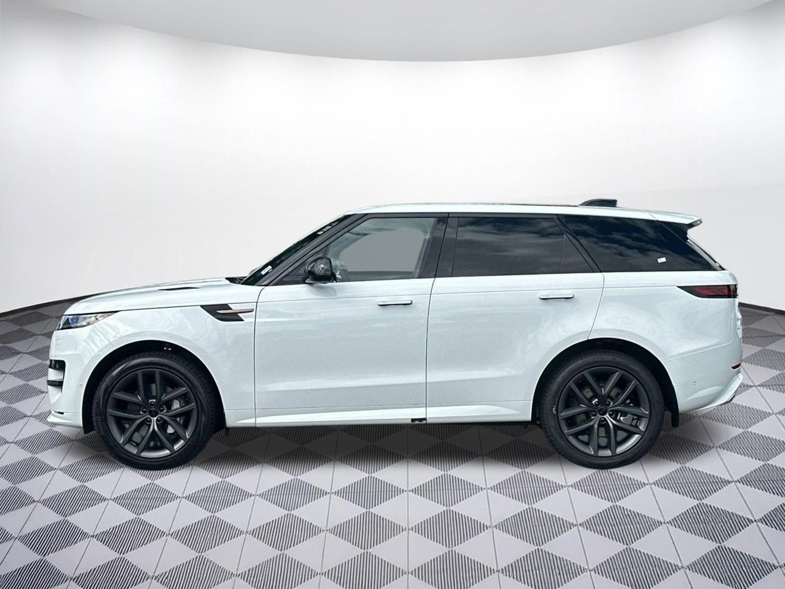 New 2026 Land Rover Range Rover Sport Dynamic SE AWD/4WD image 2