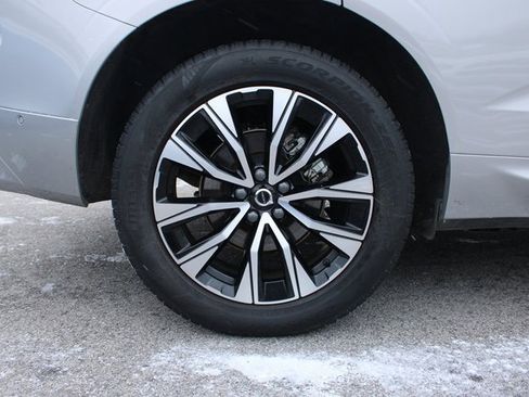 Used 2025 Volvo XC60 B5 Plus image 35