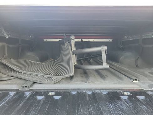 Used 2019 Nissan Frontier SL RWD image 9