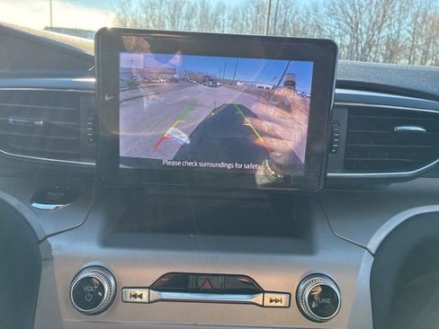 Used 2023 Ford Explorer XLT w/ Equipment Group 202A image 20