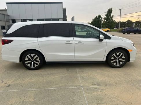 Used 2026 Honda Odyssey EX-L image 3