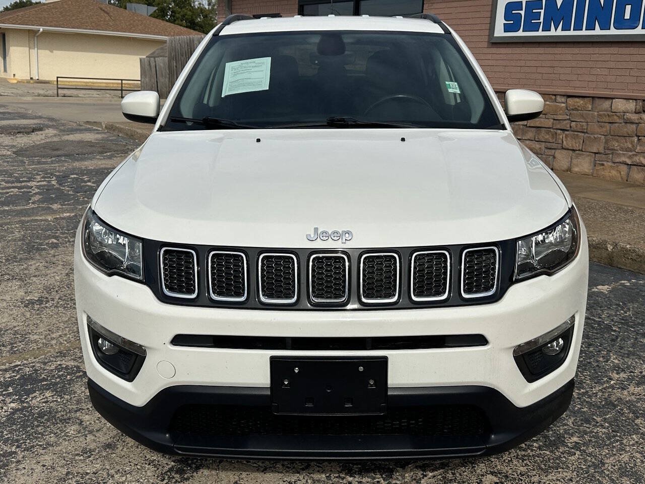 Used 2018 Jeep Compass Latitude w/ Popular Equipment Group AWD/4WD image 3