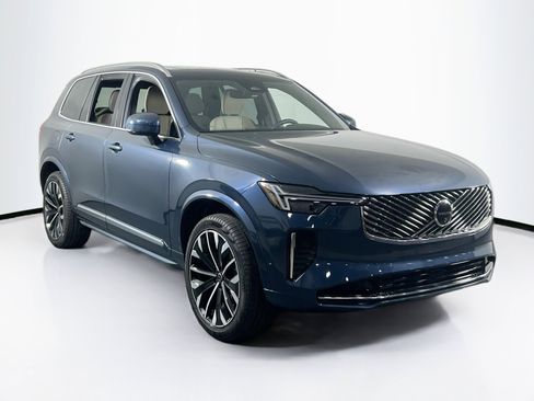 Used 2025 Volvo XC90 T8 Plus w/ Protection Package Premier image 3