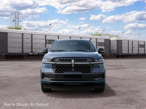 New 2027 Lincoln Navigator Reserve AWD/4WD image 3
