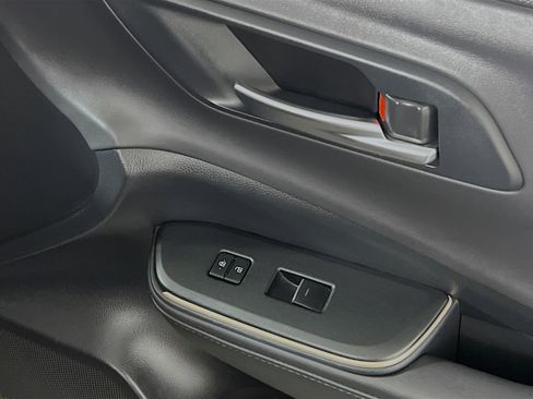 Used 2023 Toyota Crown XLE image 33