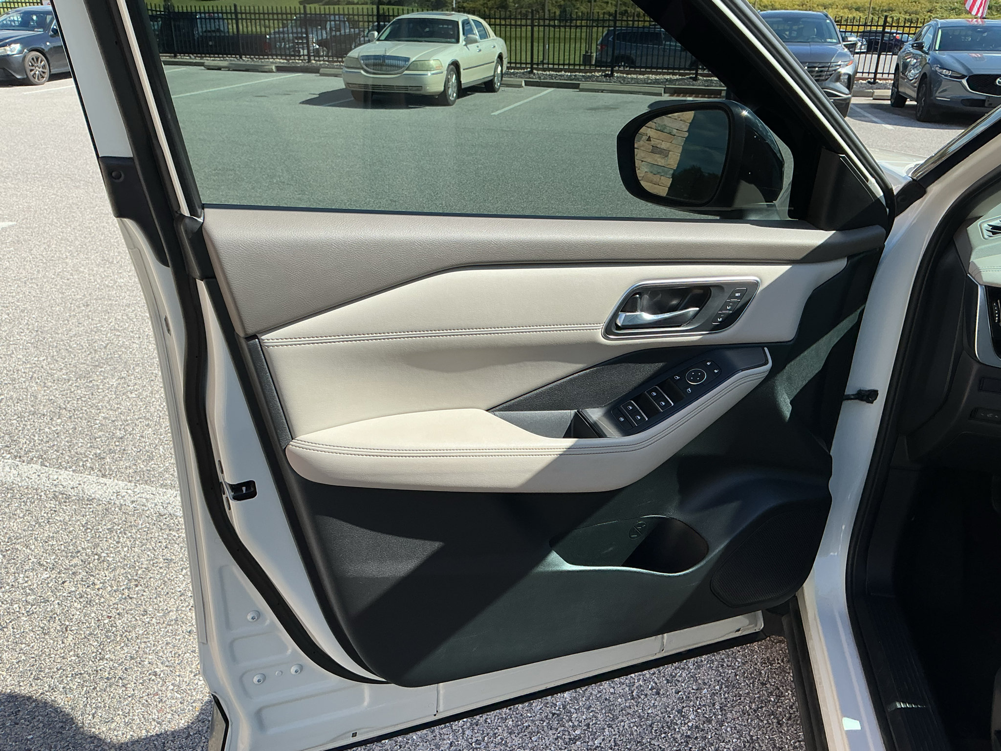Used 2021 Nissan Rogue SL AWD/4WD image 13
