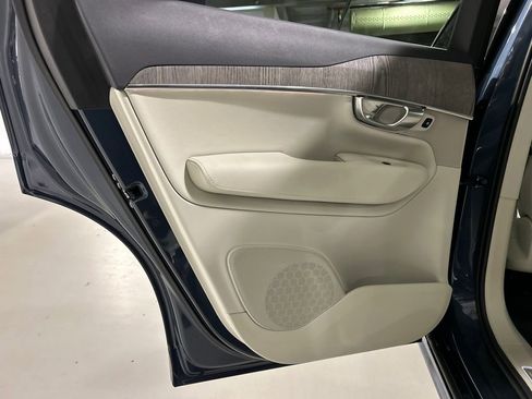 Certified 2024 Volvo XC90 T8 Plus AWD/4WD image 21