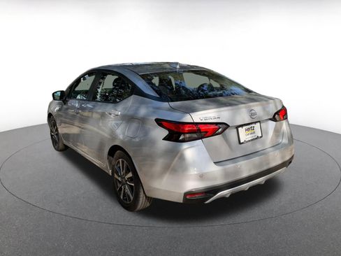 Used 2025 Nissan Versa SV image 5