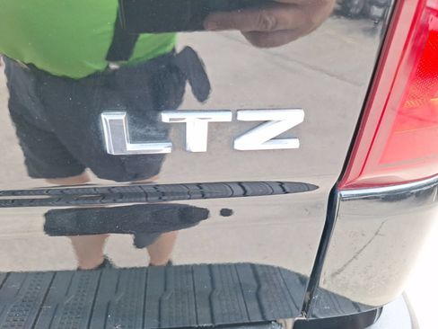 Used 2023 Chevrolet Silverado 1500 LTZ AWD/4WD image 12