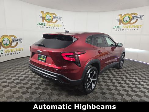 Certified 2024 Chevrolet Trax RS image 9