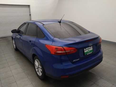 Used 2018 Ford Focus SE FWD image 5
