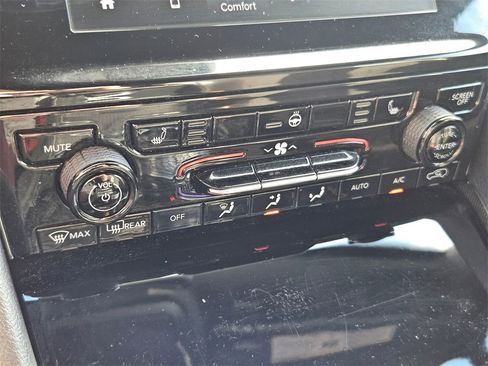 Certified 2024 Jeep Grand Cherokee L Laredo image 23