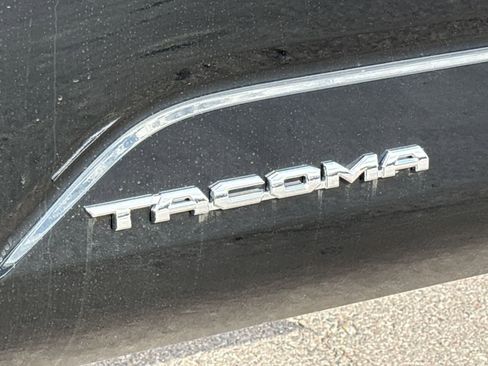 Used 2025 Toyota Tacoma SR5 AWD/4WD image 33