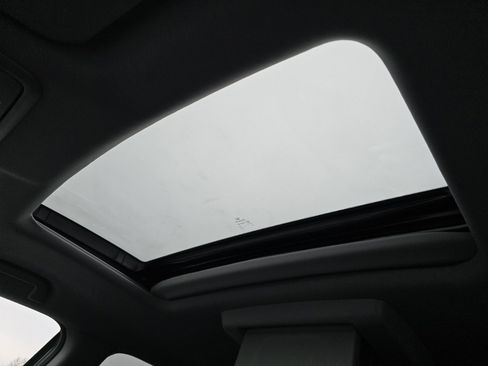 Certified 2020 Honda Pilot Touring image 4