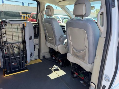 Used 2014 Dodge Grand Caravan SE w/ Quick Order Package 29E SE FWD image 46