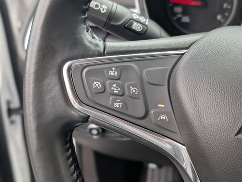 Used 2020 Chevrolet Equinox LT image 18