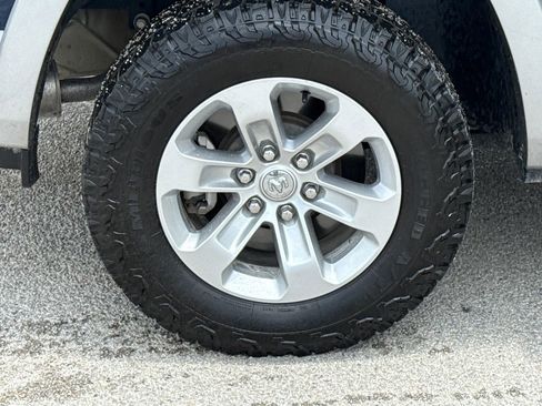 Used 2020 RAM 1500 Laramie AWD/4WD image 10