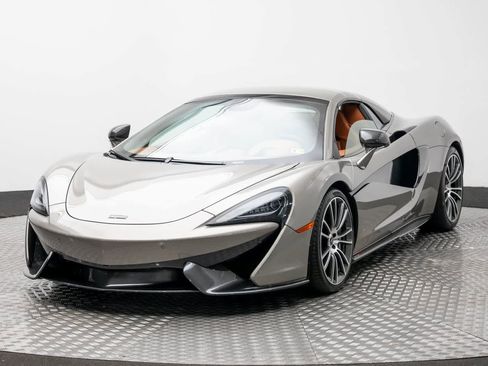 Used 2018 McLaren 570S Spider image 47