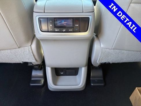Used 2016 Toyota Highlander Limited AWD/4WD image 22