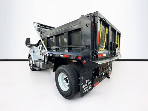 New 2027 Ford F750 2WD Regular Cab Super Duty image 4