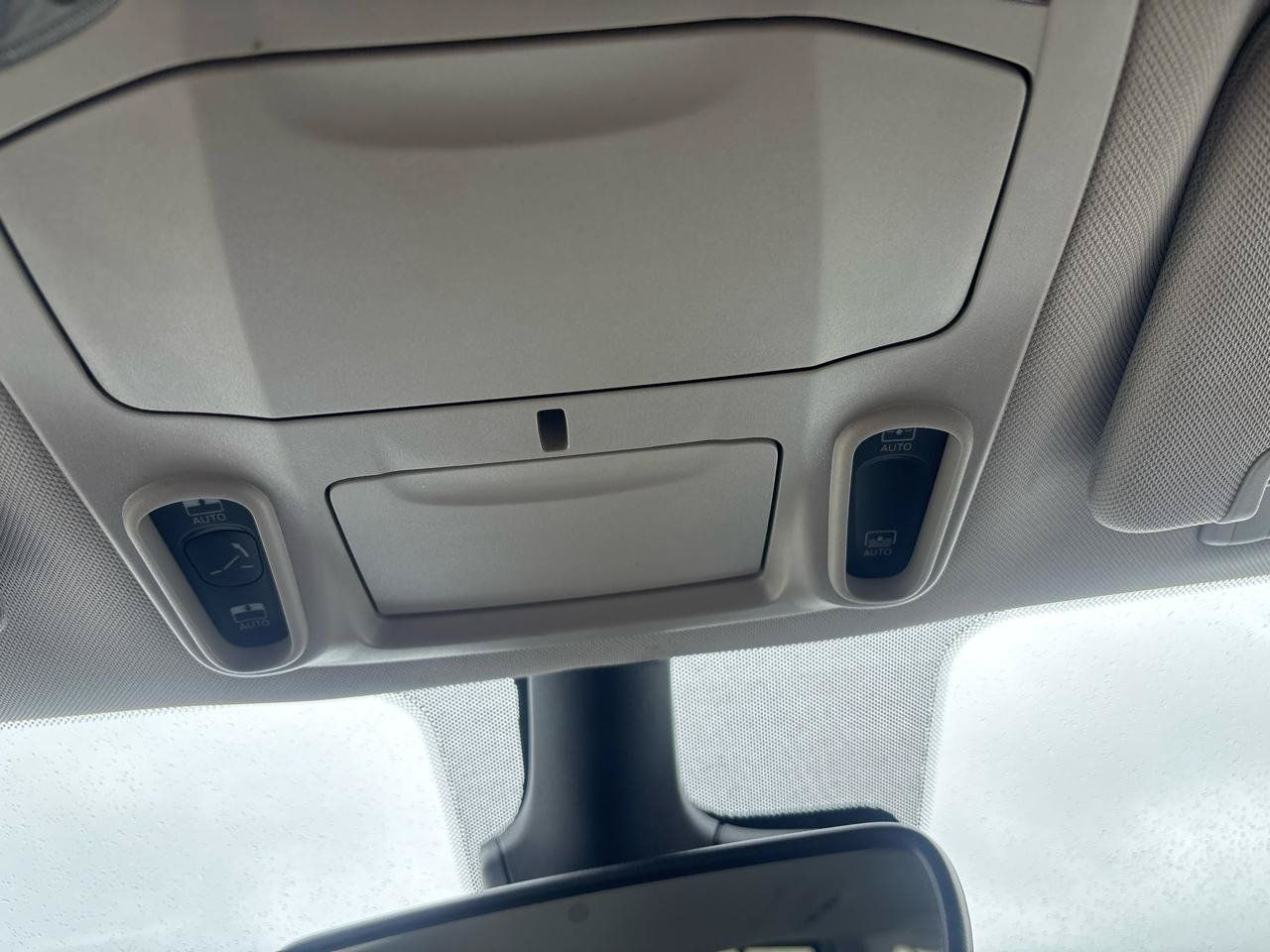 Used 2023 Chrysler Pacifica Limited FWD image 31