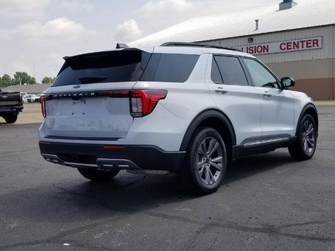 Certified 2025 Ford Explorer Active w/ Active Comfort Package AWD/4WD image 2