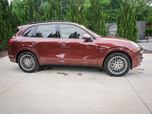 Used 2012 Porsche Cayenne S AWD/4WD image 11