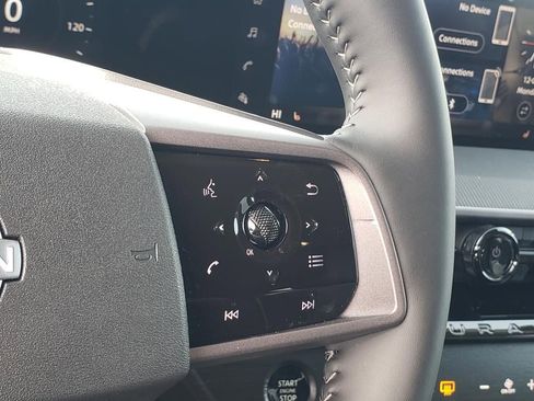 Used 2025 Nissan Murano SV image 32